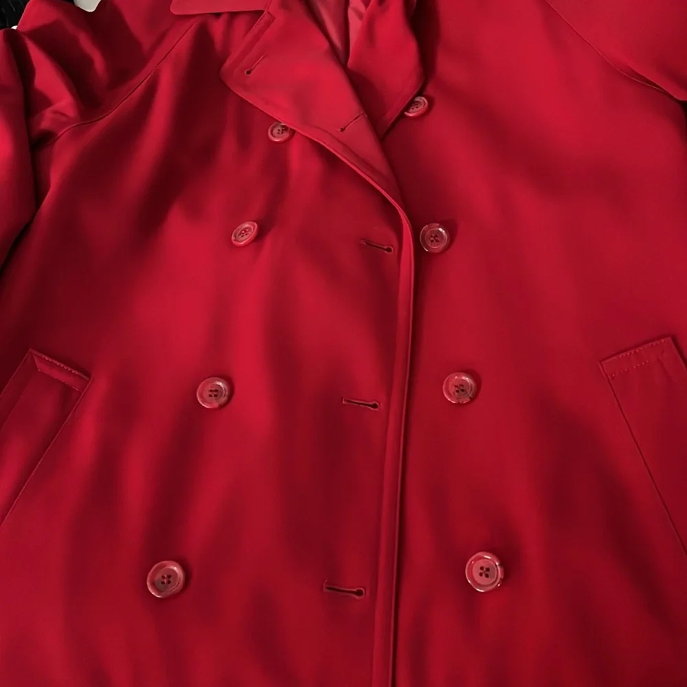 Gallery Red Trench coat size 6P - Picture 13 of 13